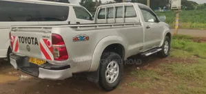 Toyota Hilux 2013 Gold