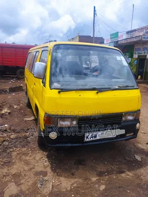 Nissan Caravan (Urvan) 1997 Yellow
