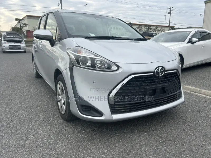 Toyota Sienta 2020 White