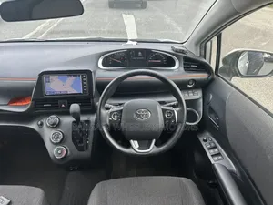 Toyota Sienta 2020 White