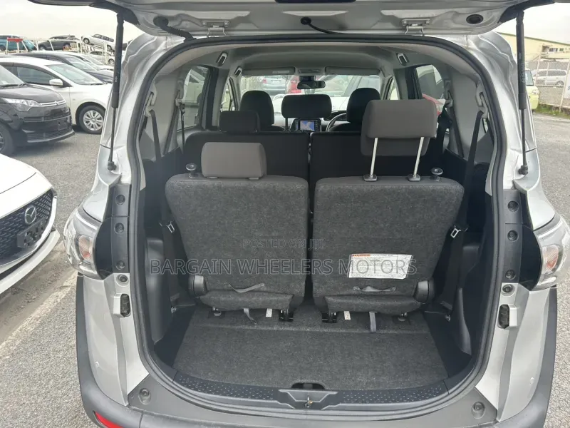Toyota Sienta 2020 White