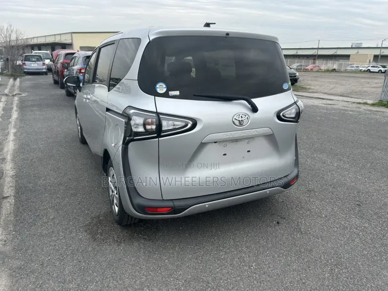 Toyota Sienta 2020 White