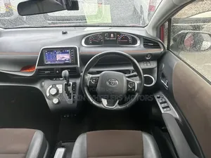 Toyota Sienta 2019 Red
