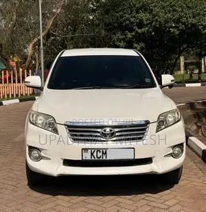 Toyota Vanguard 2010 White