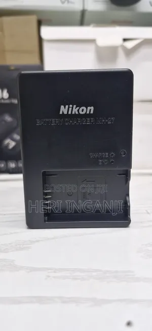 Nikon Mh-27 Charger for Nikon en-El20 Battery.