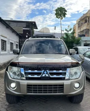 Mitsubishi Pajero V80 3.2 DI-D 2015 Gray