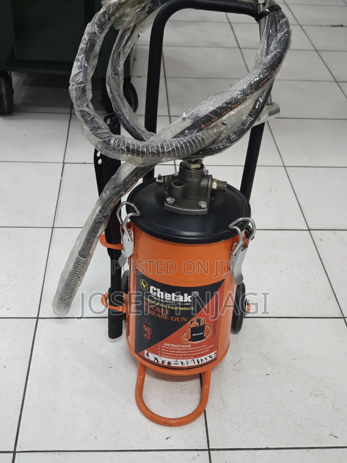 Chetak Lubricator