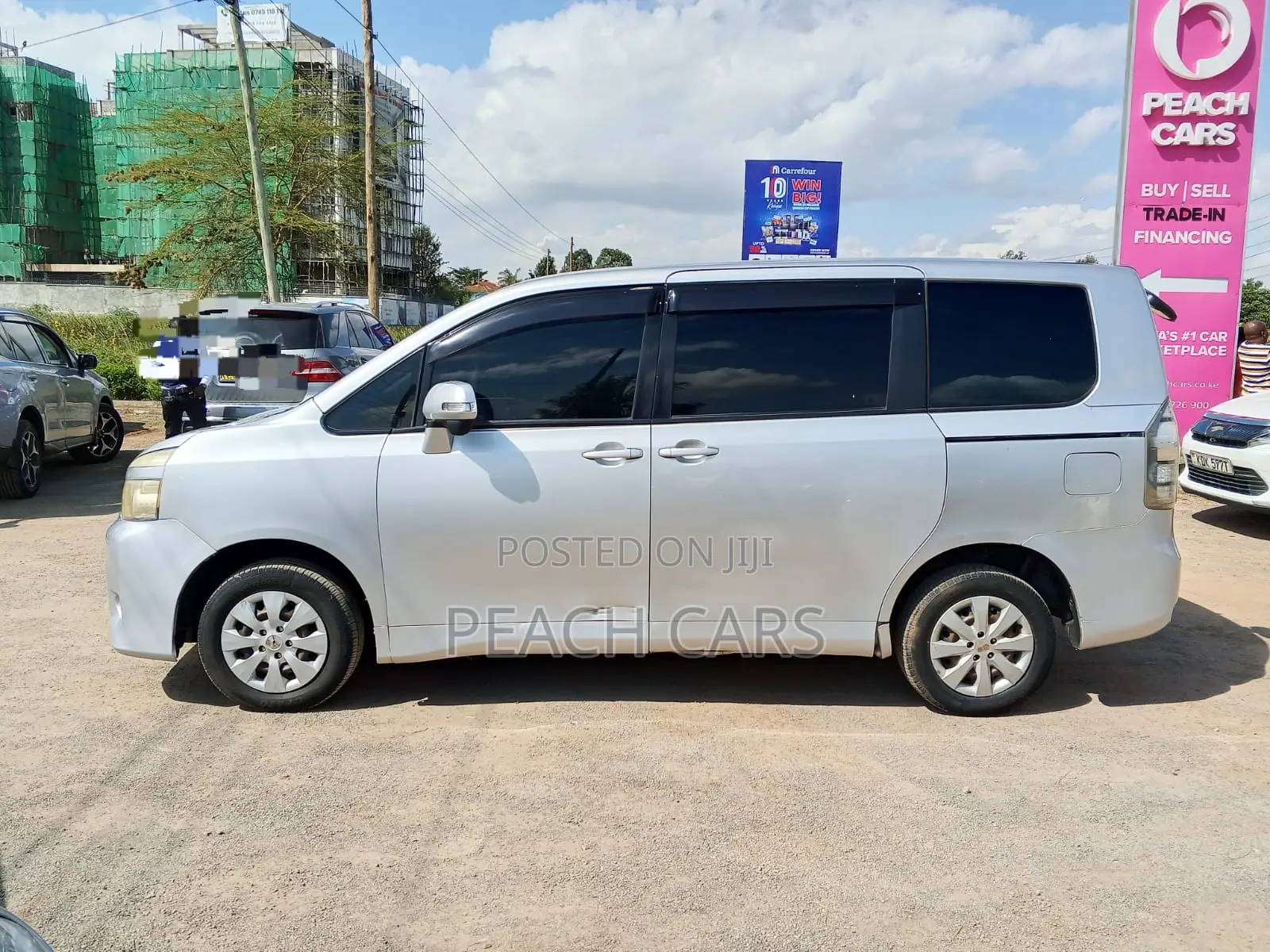 Toyota Voxy 2013 Silver