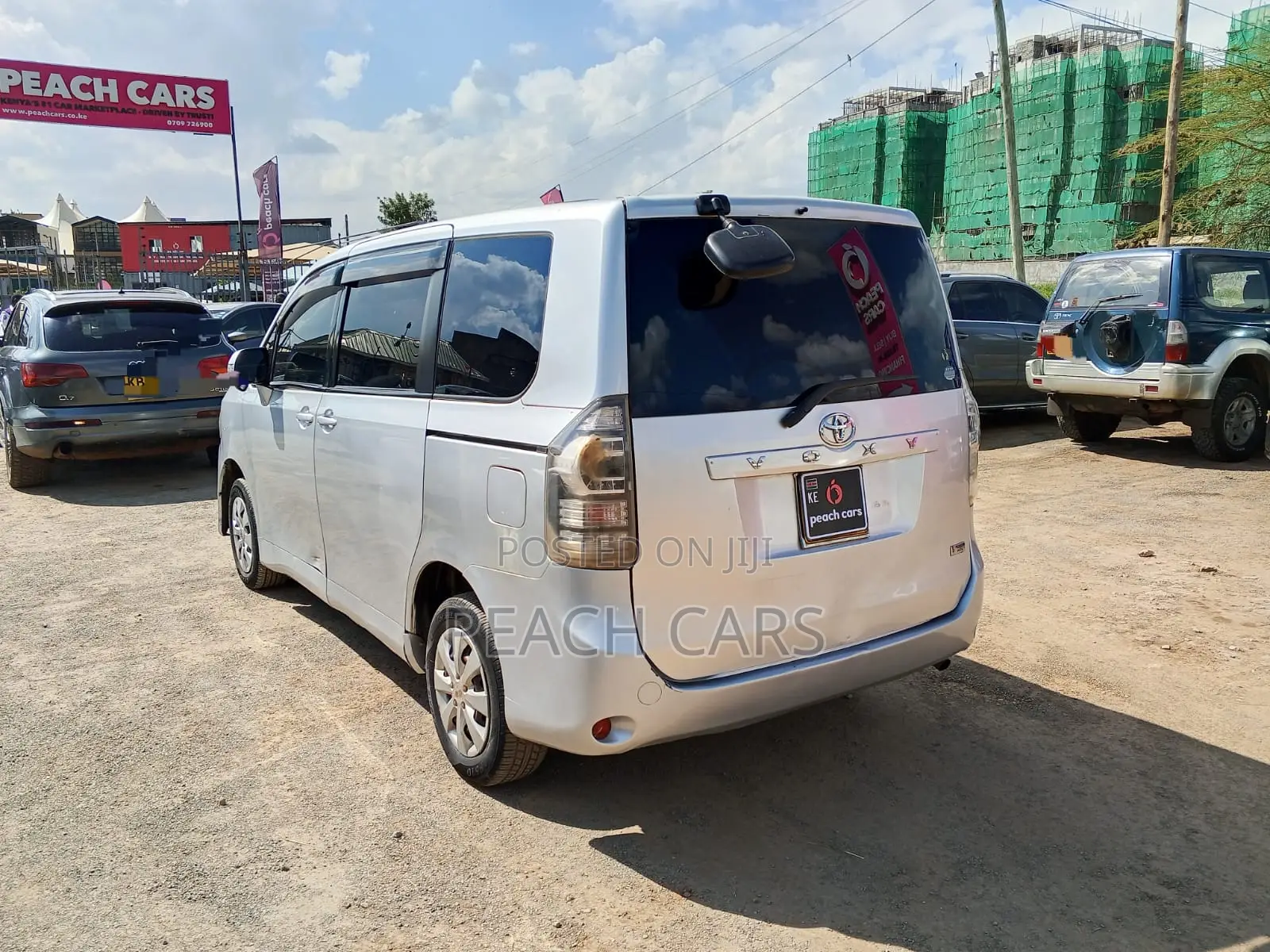 Toyota Voxy 2013 Silver