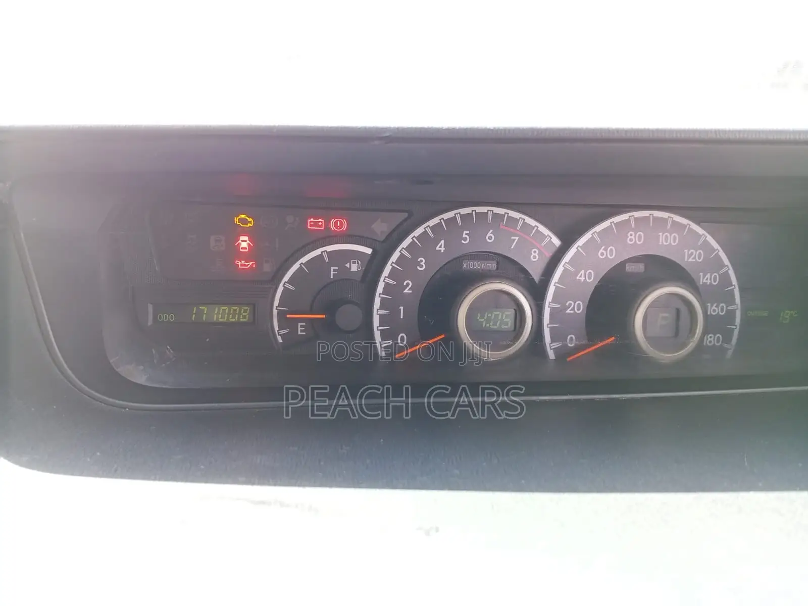 Toyota Voxy 2013 Silver
