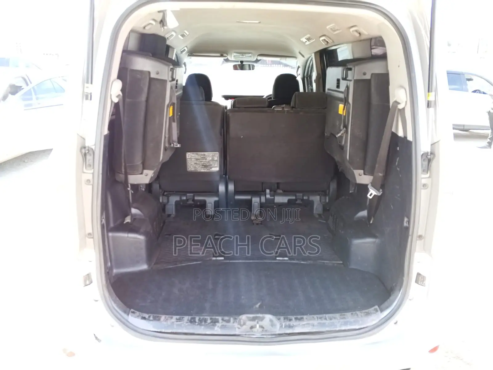 Toyota Voxy 2013 Silver