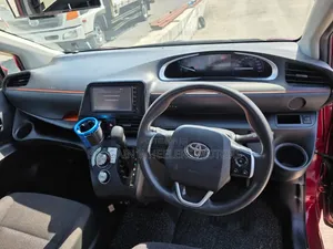 Toyota Sienta 2019 Red