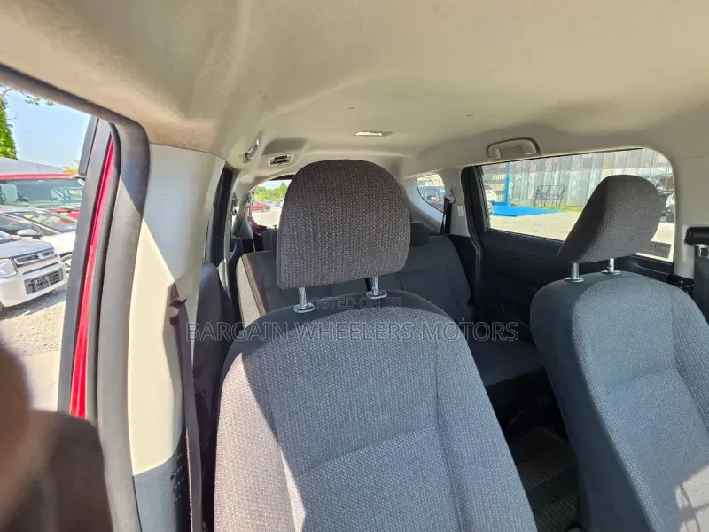 Toyota Sienta 2019 Red