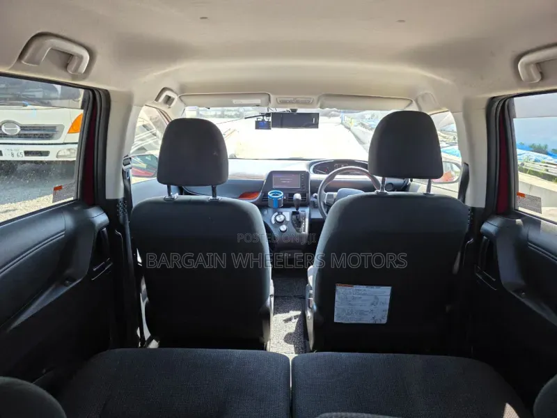 Toyota Sienta 2019 Red