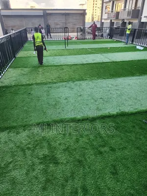 Premium Green Turf Carpet for Balcony and Patio Decoration