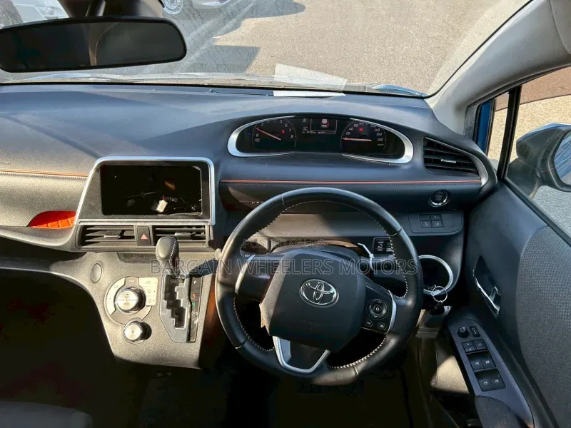 Toyota Sienta 2019 Blue