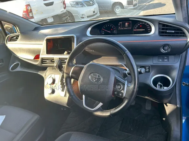 Toyota Sienta 2019 Blue