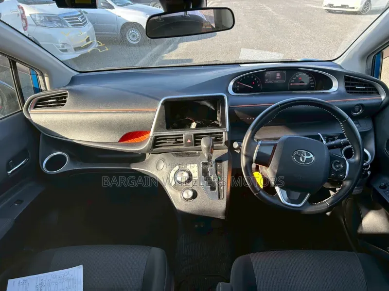 Toyota Sienta 2019 Blue