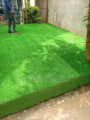 Artificial Grass Flooring for Stylish Home Exterior Designs
