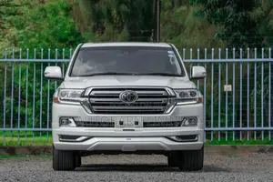 Toyota Land Cruiser 2019 White