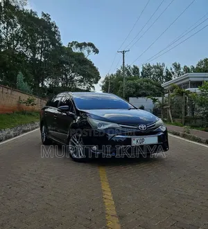 Toyota Avensis 2016 Black