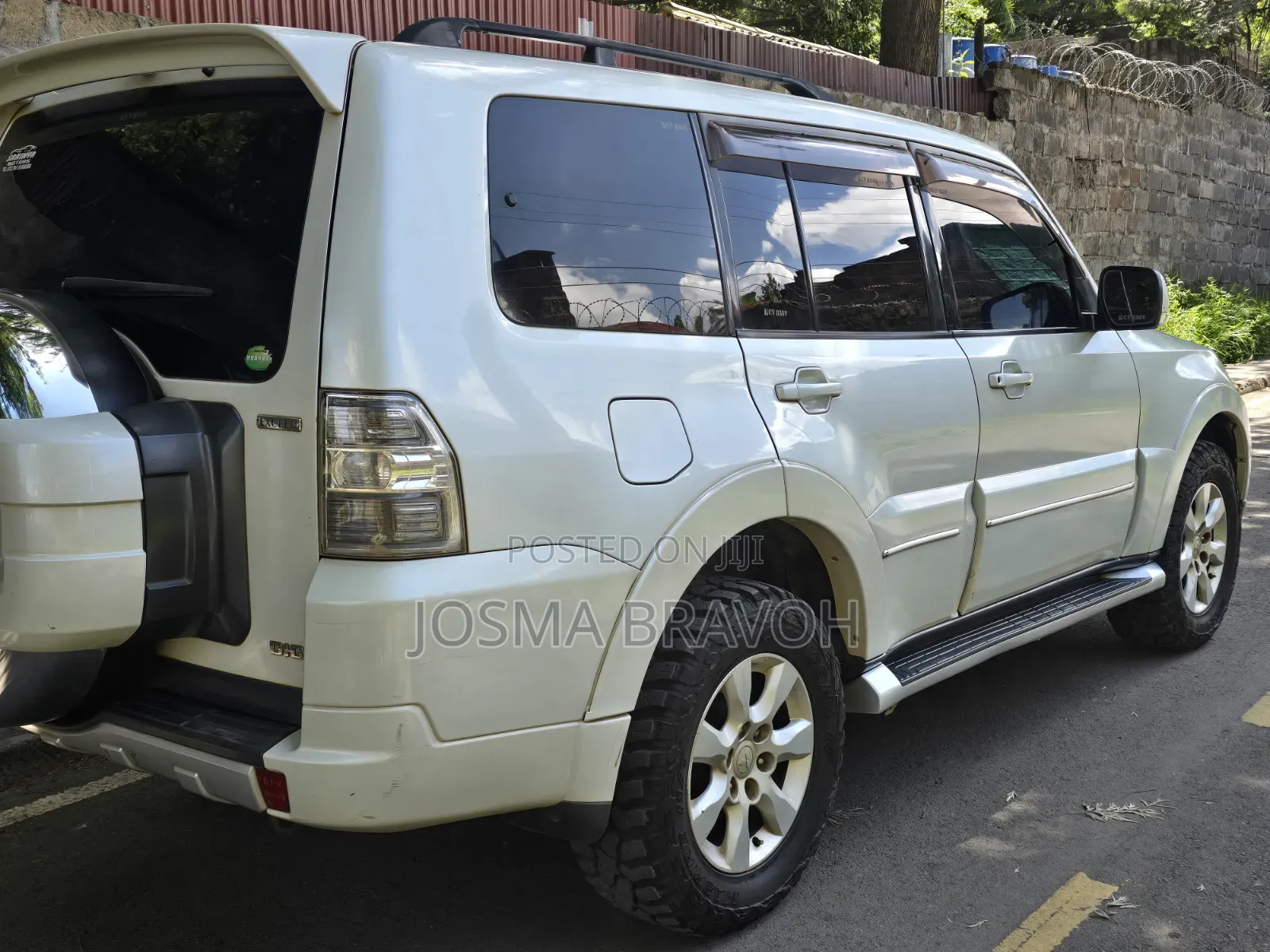 Mitsubishi Pajero 2017 White