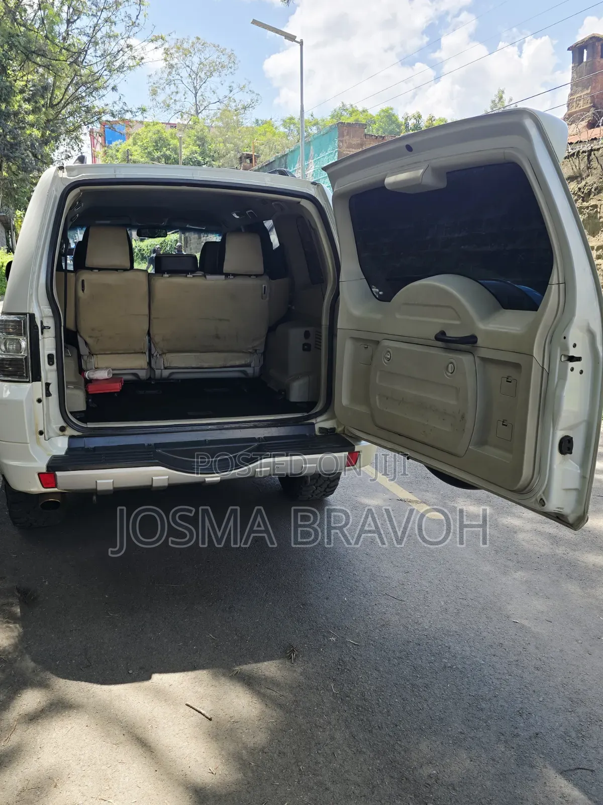 Mitsubishi Pajero 2017 White