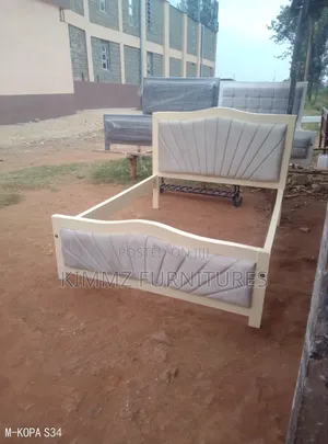 5x6 Tufted Mocket Bed