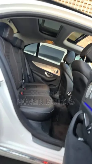 Mercedes-Benz E200 2019 Teal