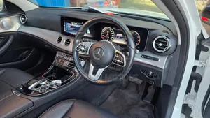 Mercedes-Benz E200 2019 Teal
