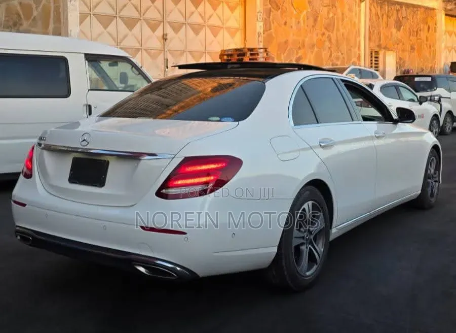 Mercedes-Benz E200 2019 Teal