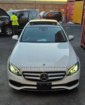 Mercedes-Benz E200 2019 Teal