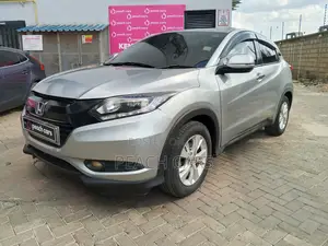 Honda Vezel 2017 Silver