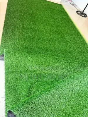 Artificial Grass Solutions for Rooftop Balcony Decoration