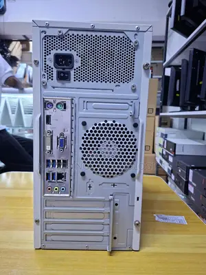 Desktop Computer 8GB Intel Core i7 HDD 500GB