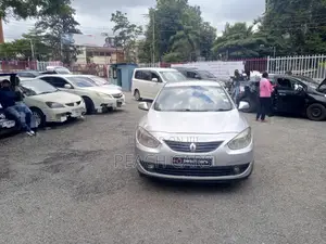 Renault Fluence 2011 Silver