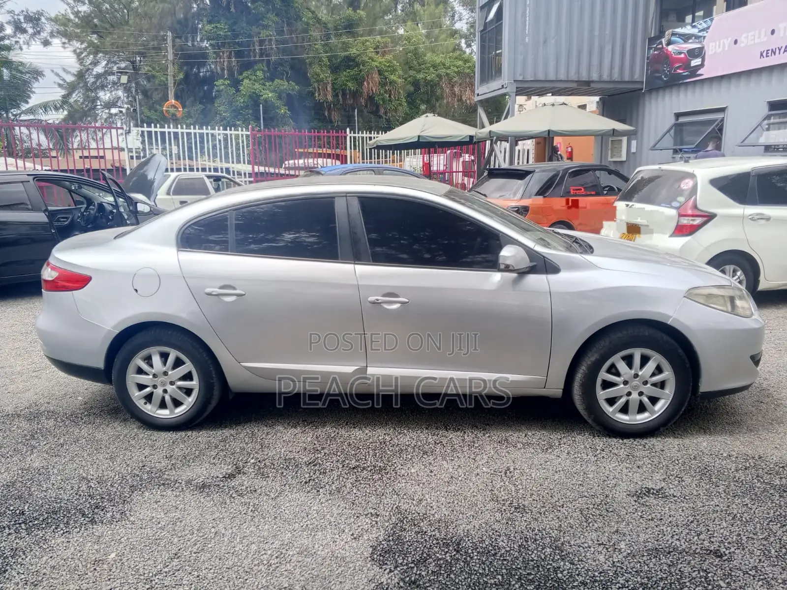 Renault Fluence 2011 Silver