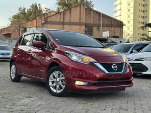 Nissan Note 1.2 Hybrid 2019 Red