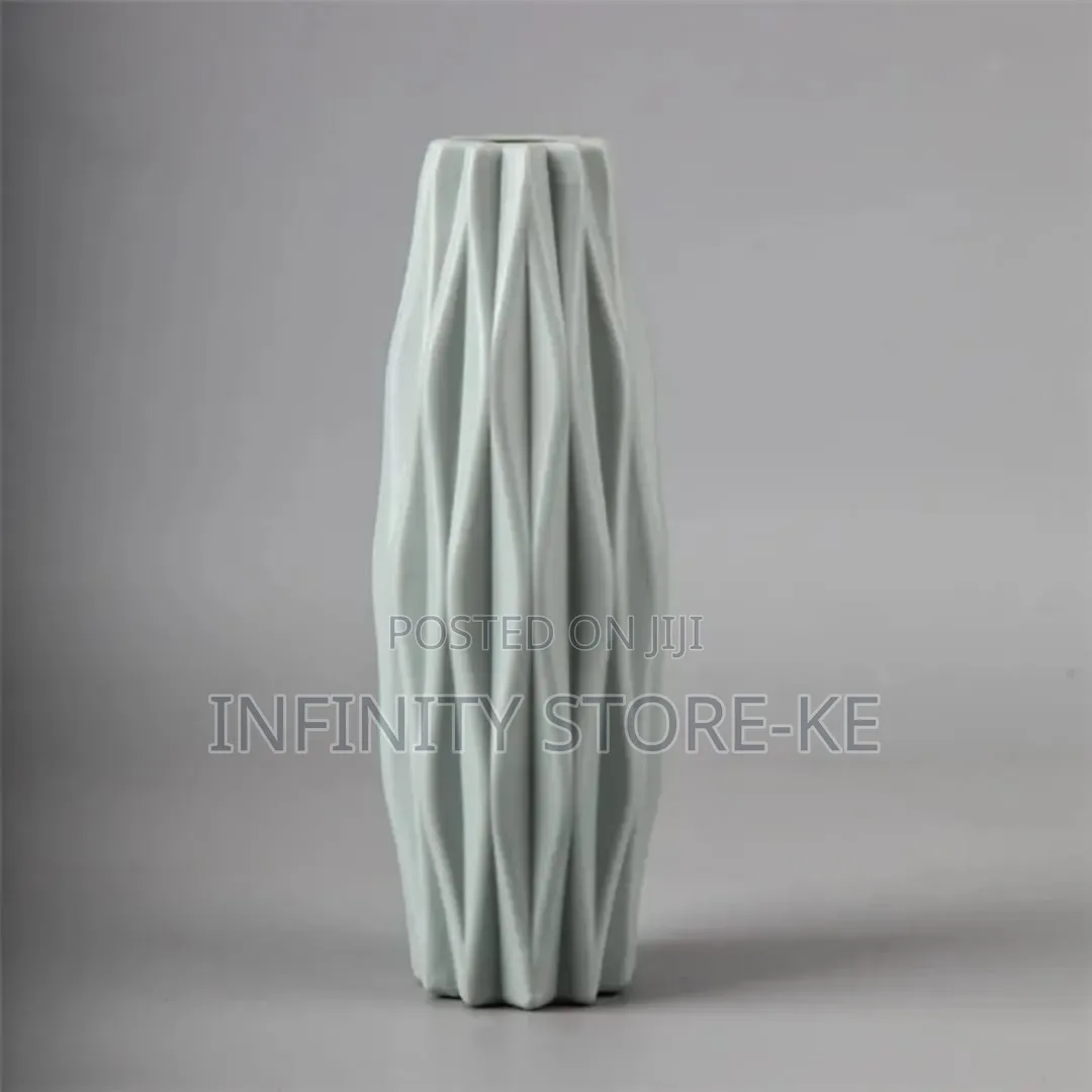Hard Plastic Nordic Unbreakable Wavy Vase-