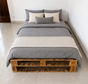 Wooden 4×6 Pallet Bed Frame – Strong, Durable Wooden Bed Frame.Jk