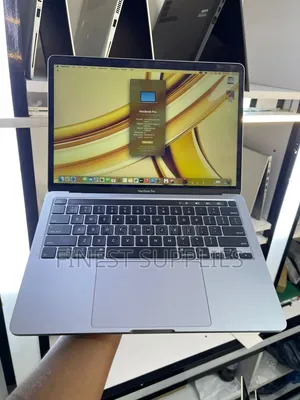 Laptop Apple MacBook Pro 2020 32GB Intel Core i7 SSD 512GB