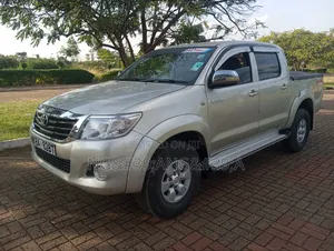 Toyota Hilux 2004 Beige