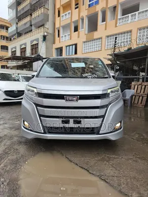 Toyota Noah 2020 Silver