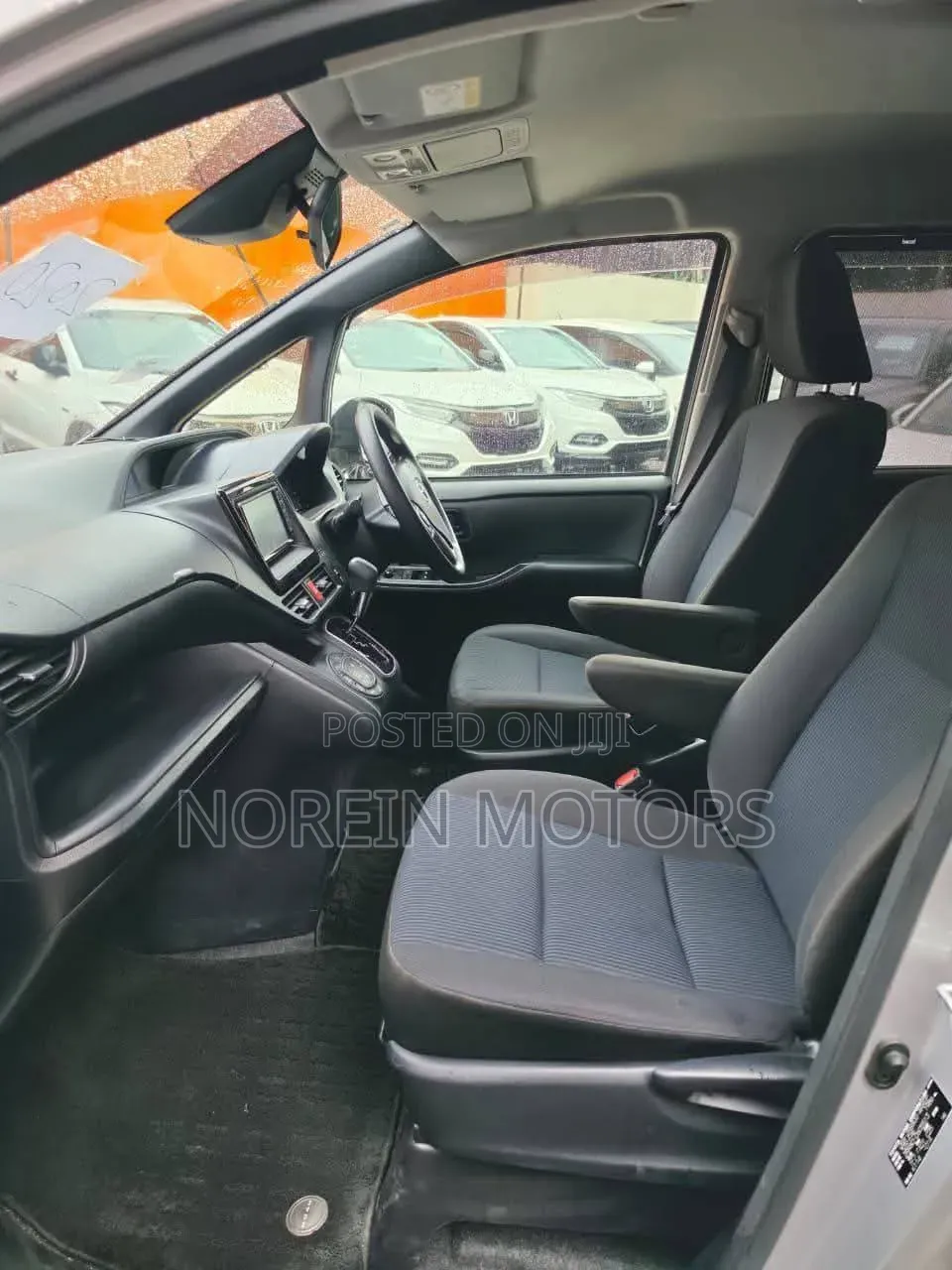 Toyota Noah 2020 Silver