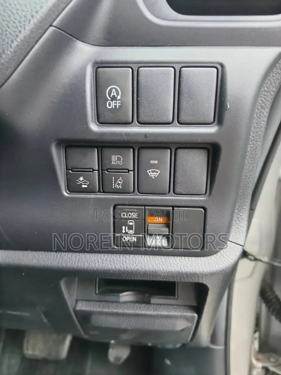 Toyota Noah 2020 Silver