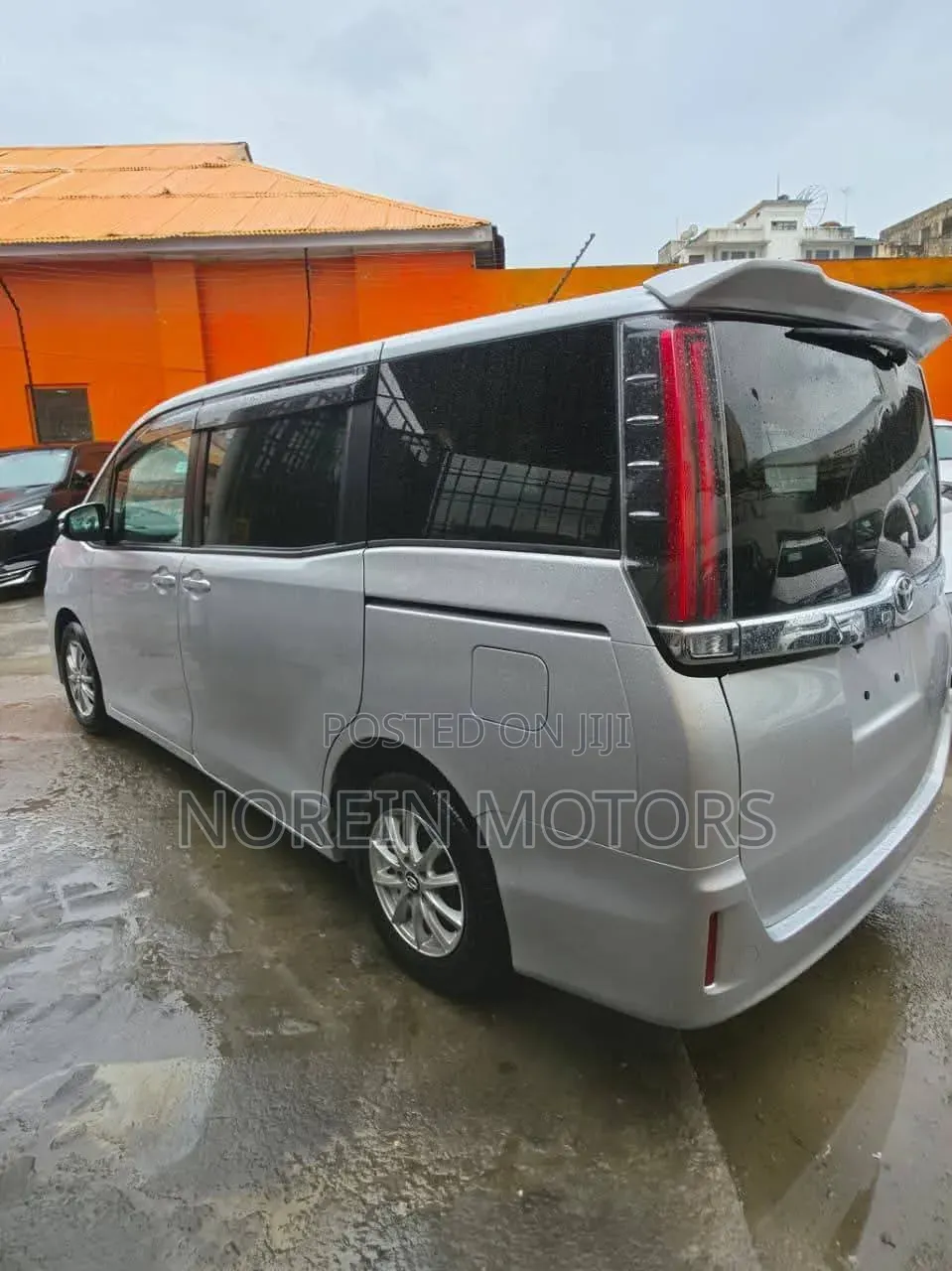 Toyota Noah 2020 Silver