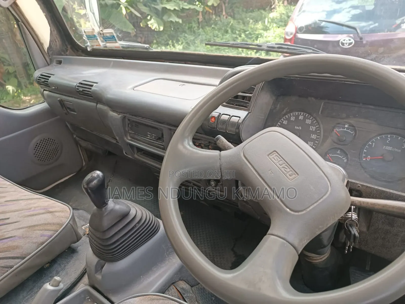 Isuzu NQR 2014 White