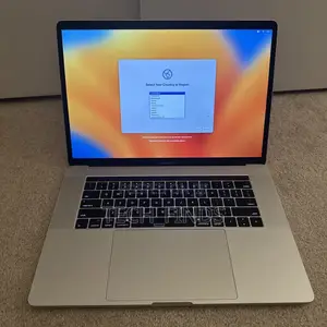 Laptop Apple MacBook Pro 2017 16GB Intel Core i7 SSD 512GB