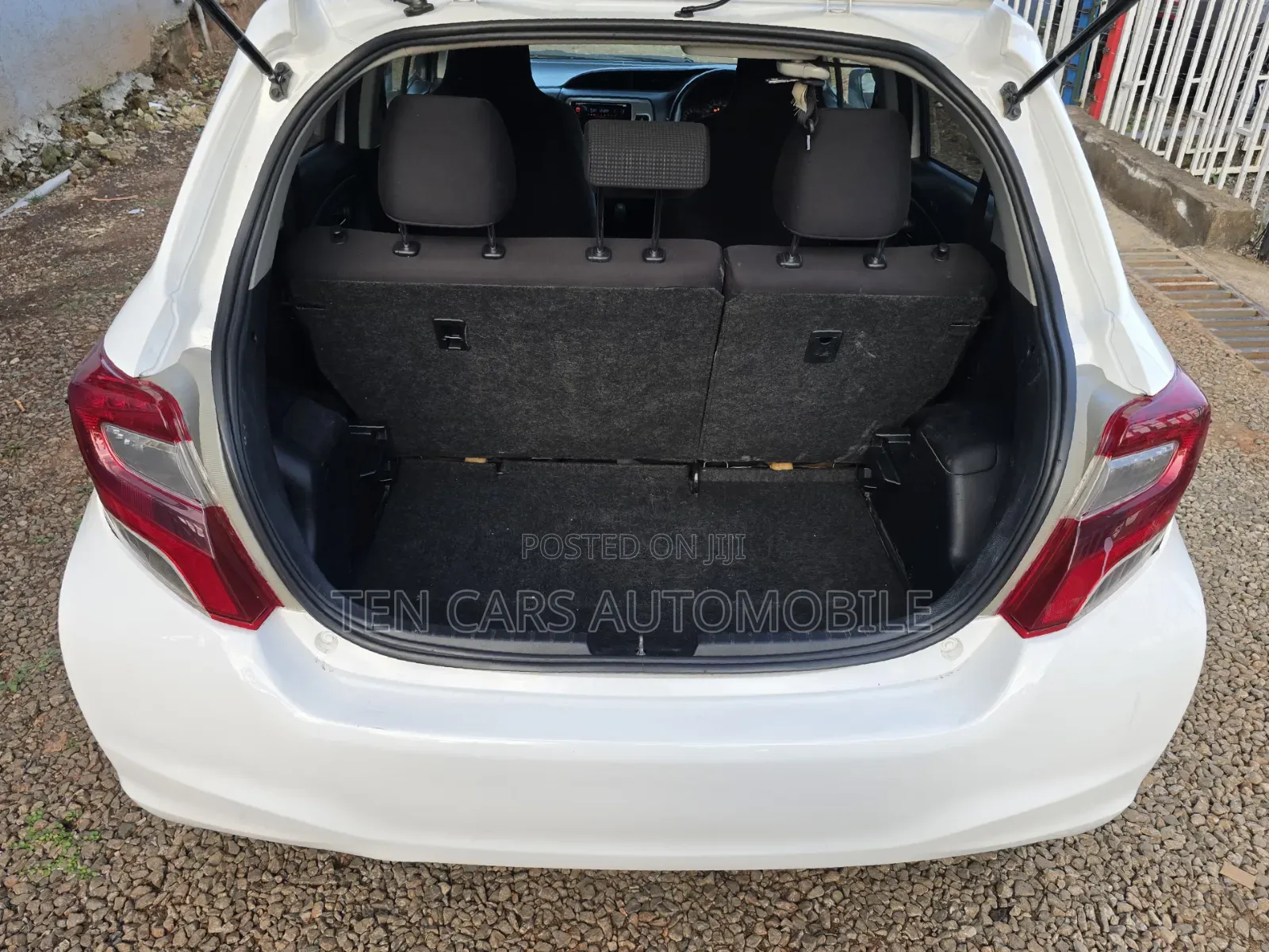 Toyota Vitz 2016 White