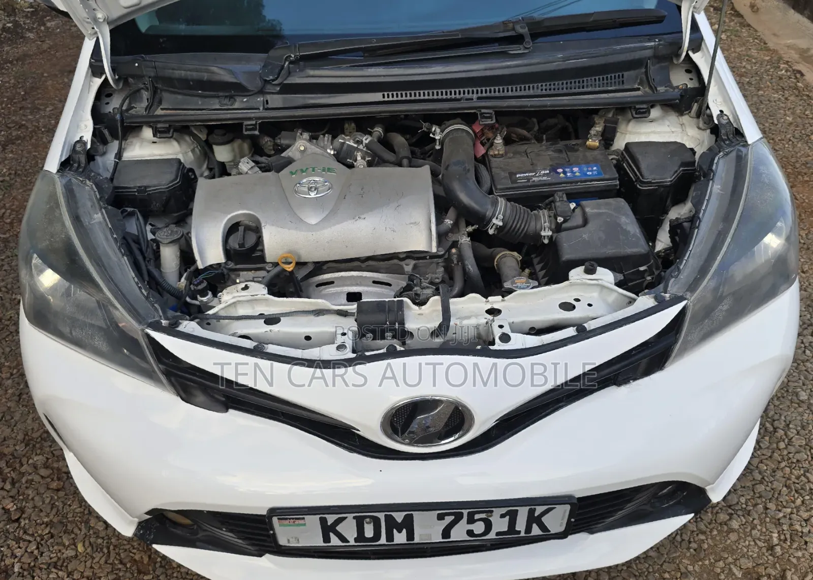 Toyota Vitz 2016 White